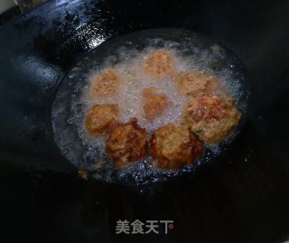 毛豆烧肉圆的做法步骤：2