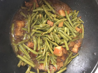 五花肉烧豇豆的做法步骤：6