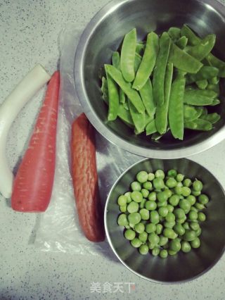 荷兰豆炒豌豆的做法步骤：1