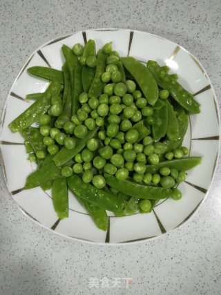 荷兰豆炒豌豆的做法步骤：3