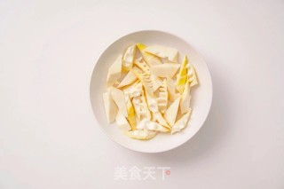 咸肉蒸竹笋的做法步骤：2