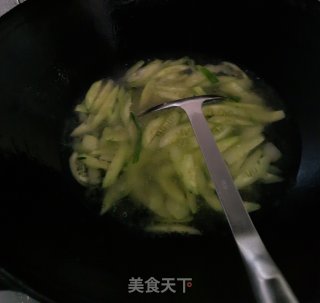黄瓜紫菜蛋汤的做法步骤：5