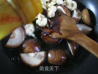 香菇烧千张结的做法步骤：6