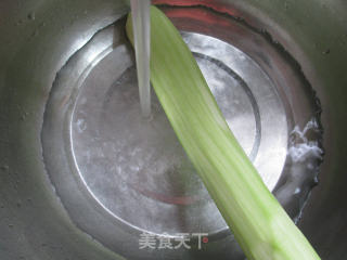 无头虾炒夜开花的做法步骤：2