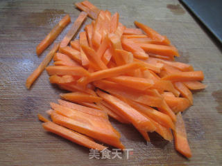 炒胡萝卜带豆的做法步骤：4