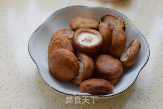 香菇酿肉的做法步骤：2