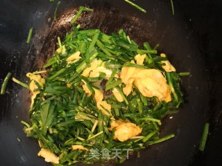 韭菜炒鸡蛋的做法步骤：9