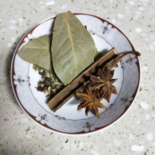 黑豆炖猪蹄的做法步骤：3