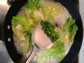 鲫鱼粉皮汤的做法步骤：13