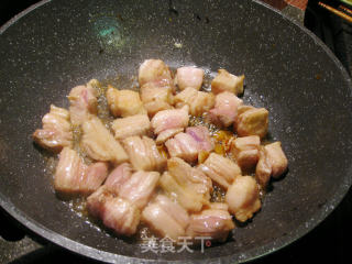 五花肉焖梅菜的做法步骤：5