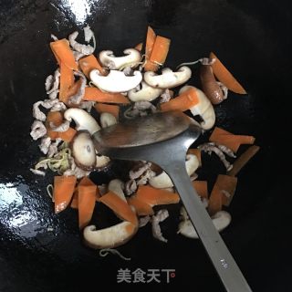 香菇青菜炒面的做法步骤：9