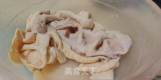 烧肥肠的做法步骤：1