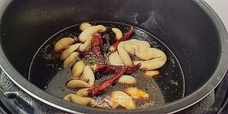 烧肥肠的做法步骤：5