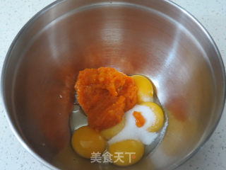金灿灿黄澄澄滴~【南瓜戚风蛋糕】的做法步骤：4