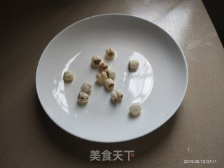 莲子南瓜粥的做法步骤：1