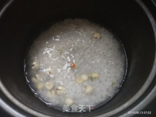 莲子南瓜粥的做法步骤：2