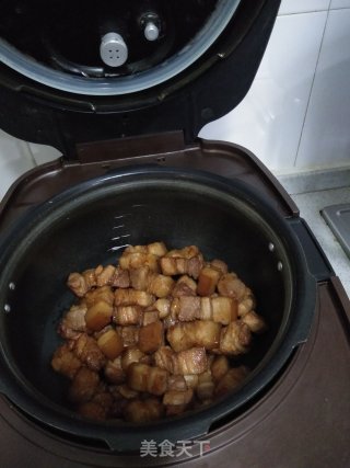 家常油焖五花肉的做法步骤：6