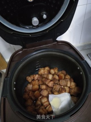 家常油焖五花肉的做法步骤：8