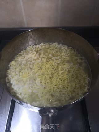 炒方便面的做法步骤：1