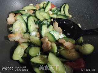 黄瓜炒五花肉的做法步骤：4