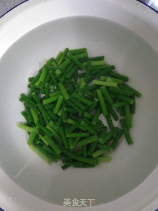 甜椒炒蒜苔的做法步骤：6