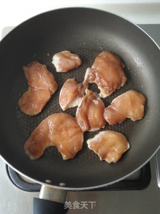 黑椒煎鸡胸肉的做法步骤：3