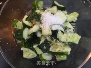 凉拌糖醋黄瓜的做法步骤：4