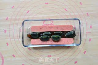 三色蒸蛋的做法步骤：1