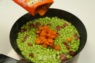 脆口萝卜炒毛豆的做法步骤：9