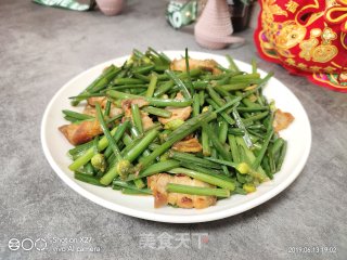 五花肉炒韭菜心的做法步骤：5