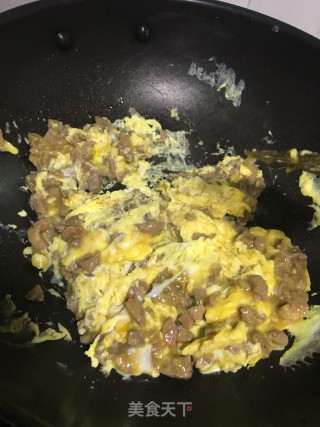 牛肉炒鸡蛋的做法步骤：9