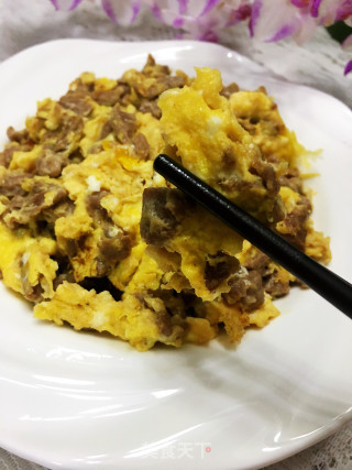 牛肉炒鸡蛋的做法步骤：11