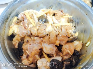 洋葱滑鸡的做法步骤：1