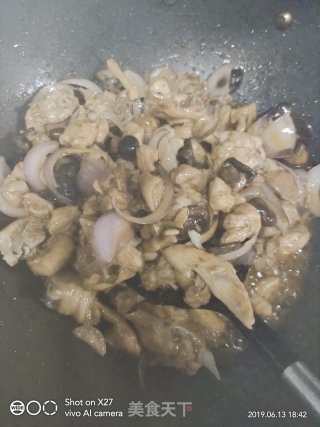 洋葱滑鸡的做法步骤：6