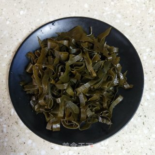 冬瓜海带猪骨汤的做法步骤：2