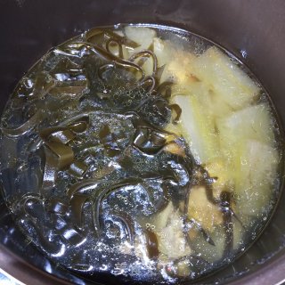冬瓜海带猪骨汤的做法步骤：5