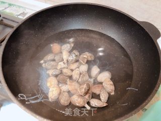 贝壳粉丝煲的做法步骤：4