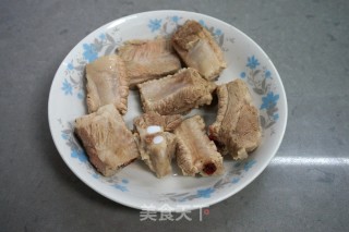 糖醋排骨的做法步骤：1