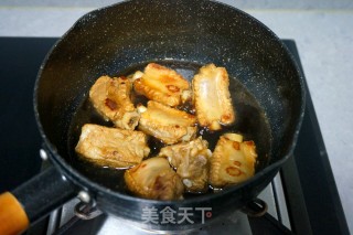 糖醋排骨的做法步骤：6