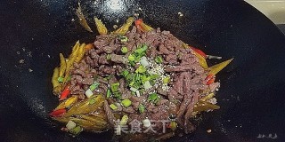 泡椒牛肉的做法步骤：11