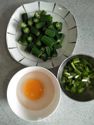 秋葵炒鹅蛋的做法步骤：7