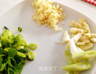 幸福满满的番茄鸡蛋面的做法步骤：2