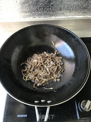 干煸牛肉丝的做法步骤：7