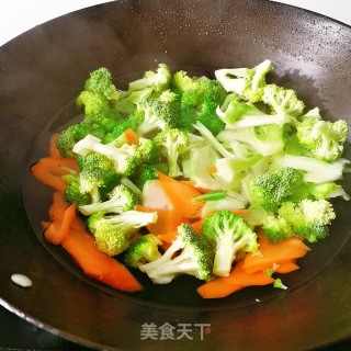 蒜蓉西兰花的做法步骤：5