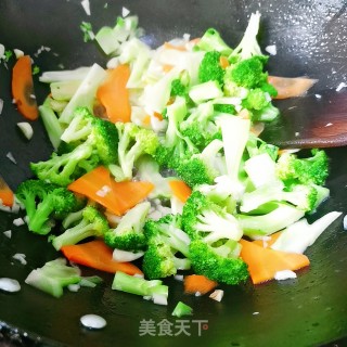 蒜蓉西兰花的做法步骤：10