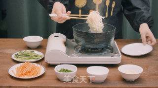 凉拌鸡丝螺蛳粉，去街上抢凉皮生意的方子的做法步骤：3