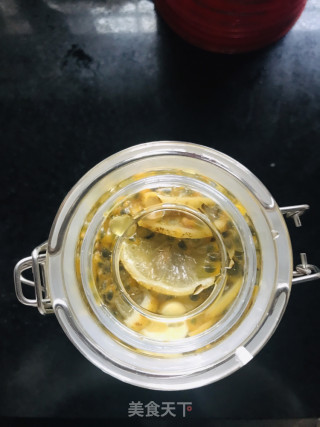 百香果柠檬蜂蜜水的做法步骤：1