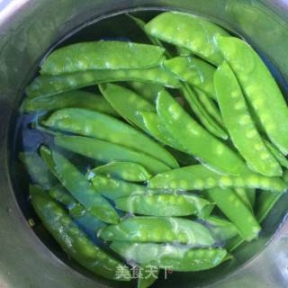 荷兰豆拌木耳的做法步骤：4