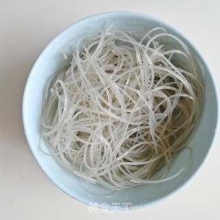 酸辣粉的做法步骤：1
