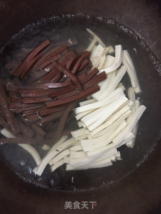 酸辣汤的做法步骤：5